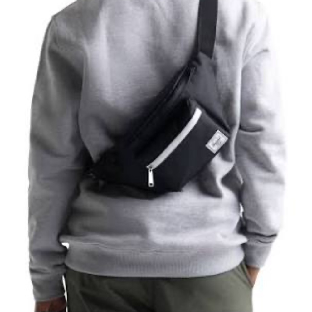 NWT Herschel Supply Company seventeen hipster Belt crossbody in Sedona sage